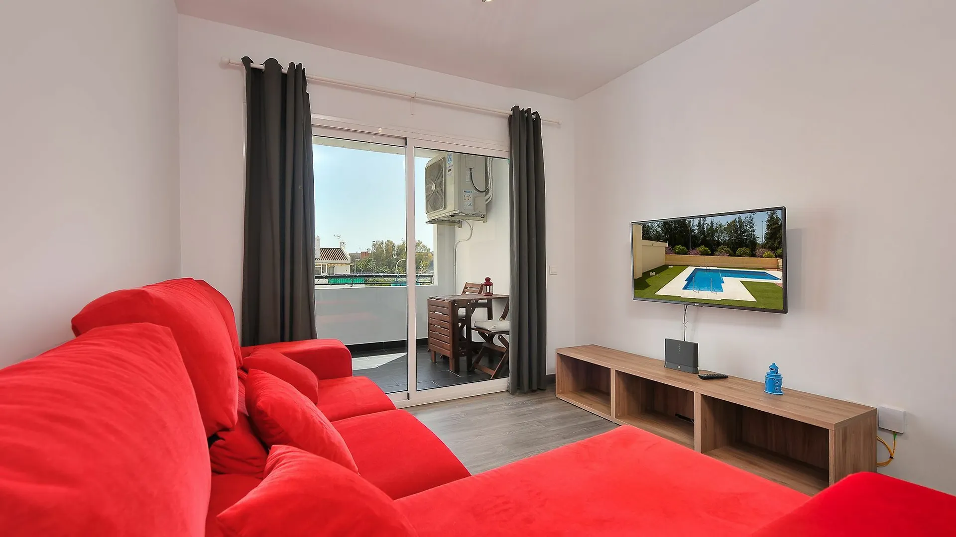 Apartment Blumarine Las Arenas De Marbella Canovas