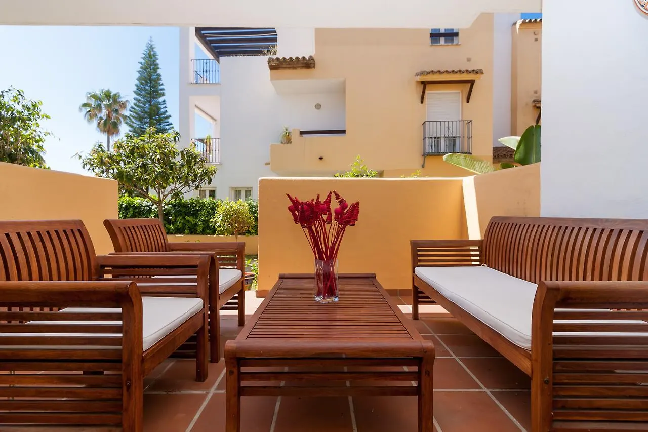 Apartment Blumarine Las Arenas De Marbella Canovas