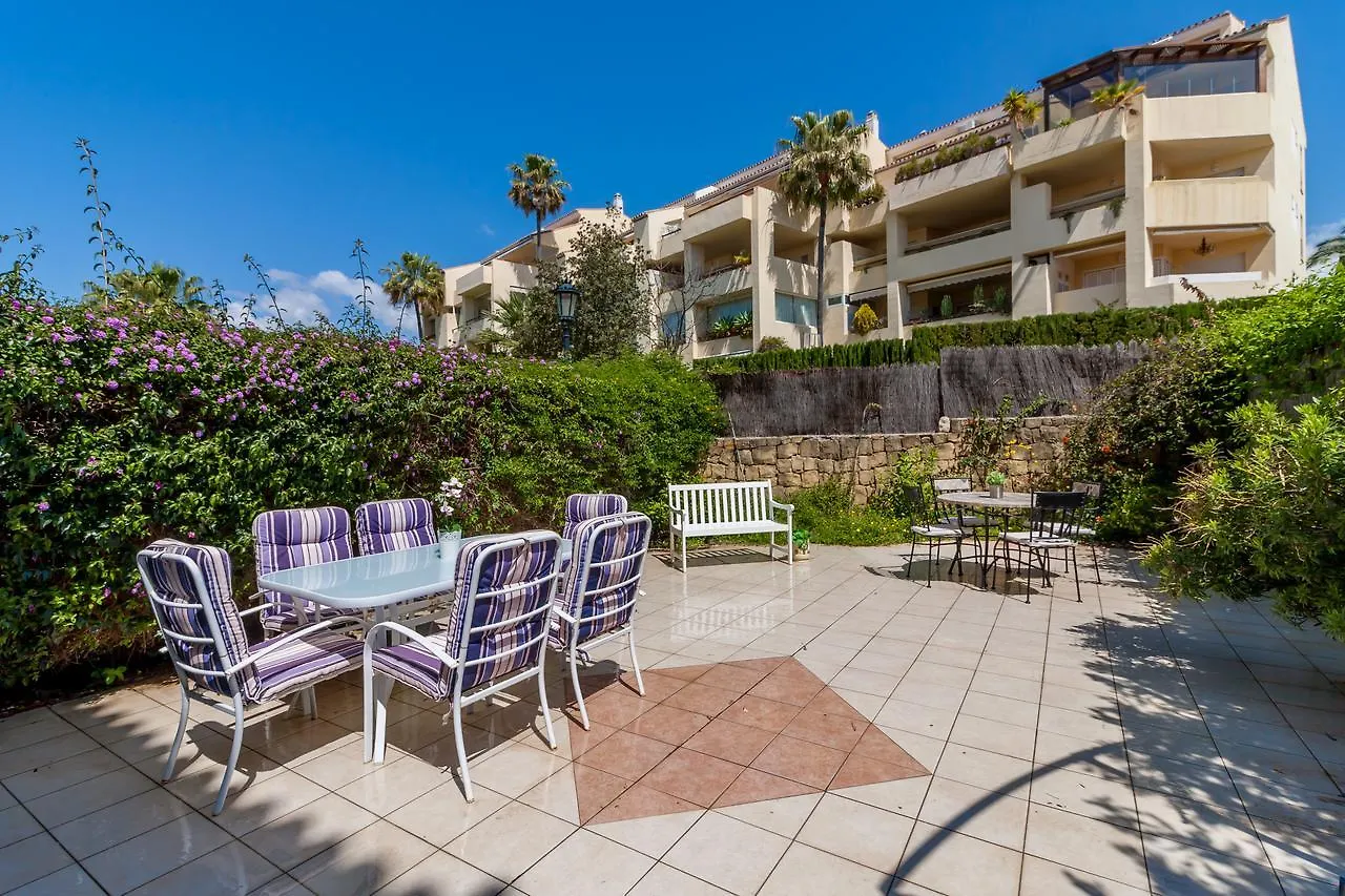 Blumarine Las Arenas De Marbella Canovas 0*,