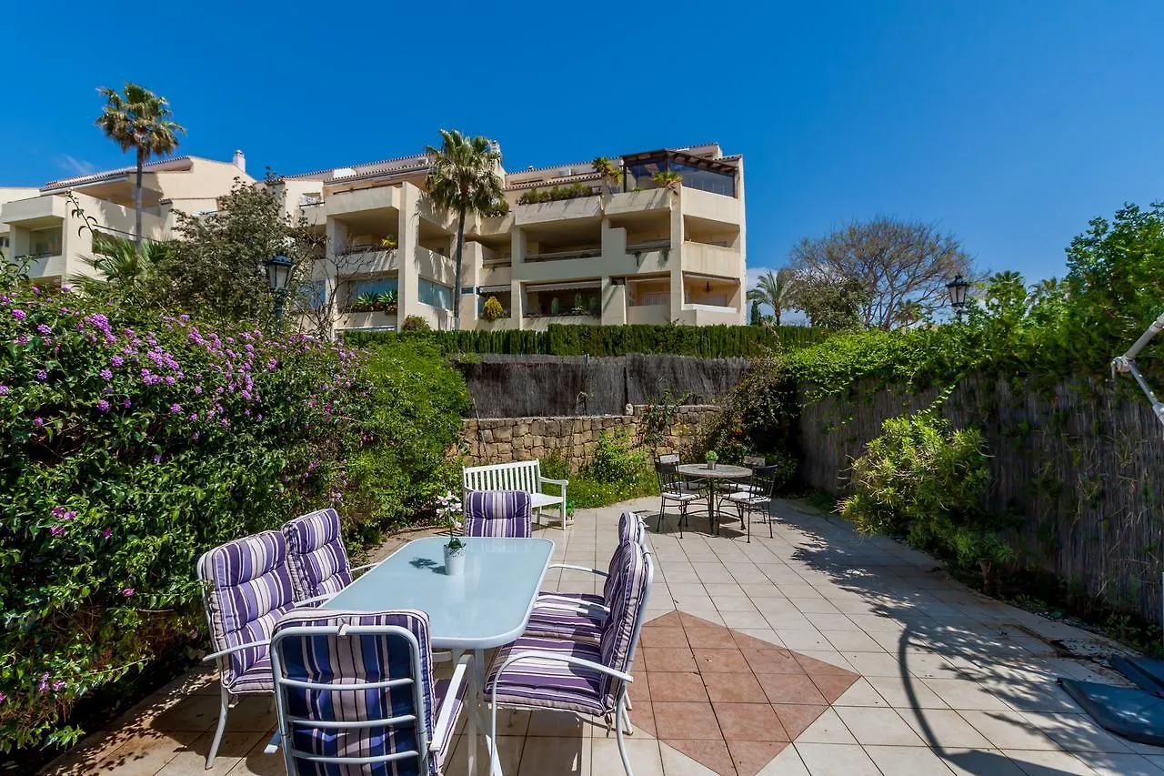 Blumarine Las Arenas De Marbella Canovas Apartment