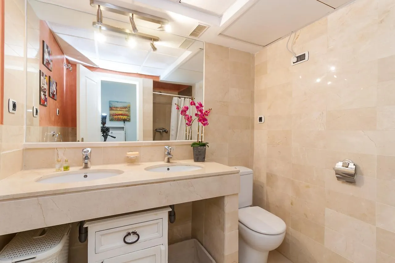 Apartment Blumarine Las Arenas De Marbella Canovas