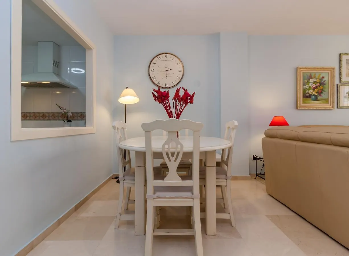 Apartment Blumarine Las Arenas De Marbella Canovas