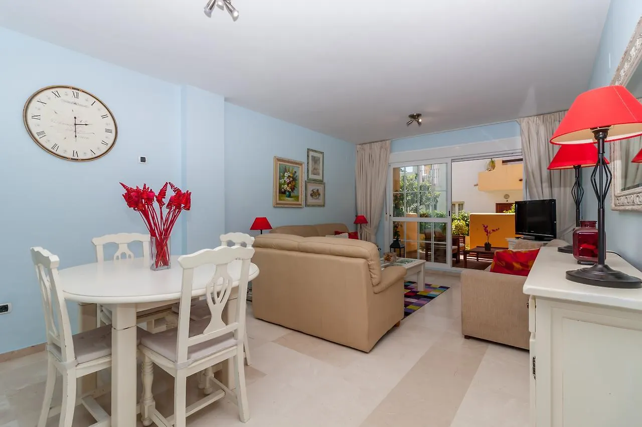 Blumarine Las Arenas De Marbella Canovas Apartment